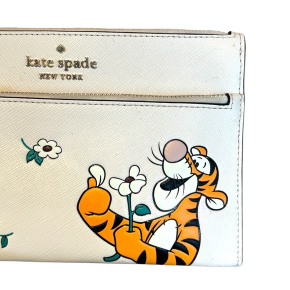 Kate Spade x Disney Tigger Wristlet - Picture 2 of 5